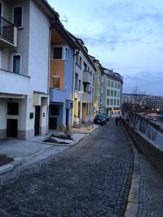 Pleasant Apartment Under The Bratislava Castle Экстерьер фото